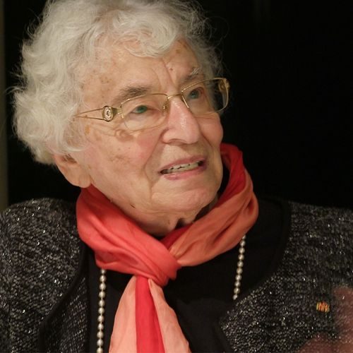Foto der Autor:in Ruth Weiss