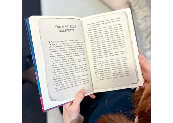 Innenseite aus dem Buch Emblem Island von Alex Aster