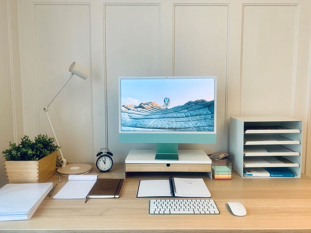 Foto des Arbeitsplatzes von Autor Sergio Dudli.